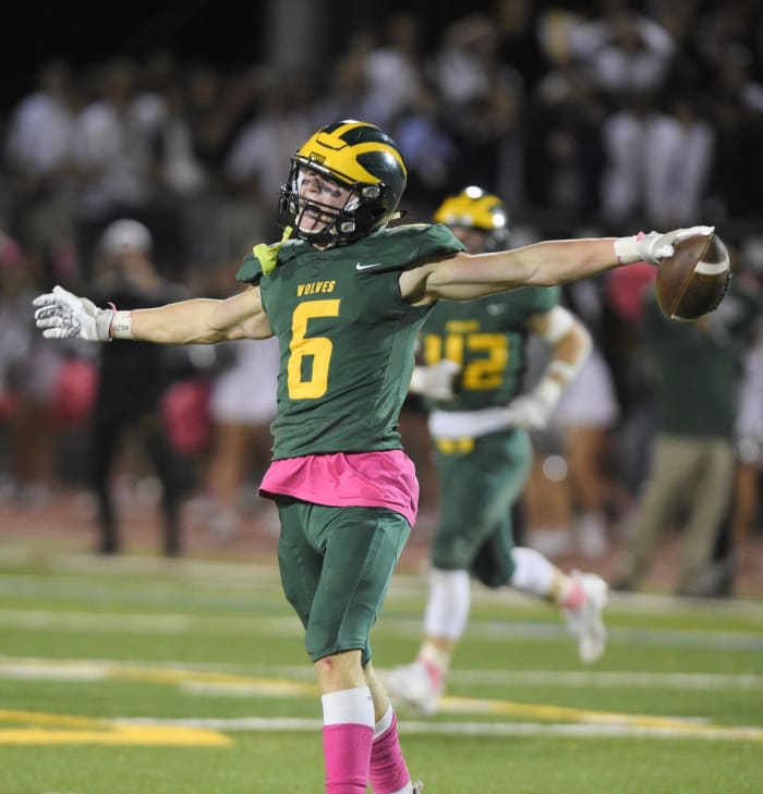 De La Salle 33, San Ramon Valley 27 by Eric Taylor 10-13-2023101320237 (3)